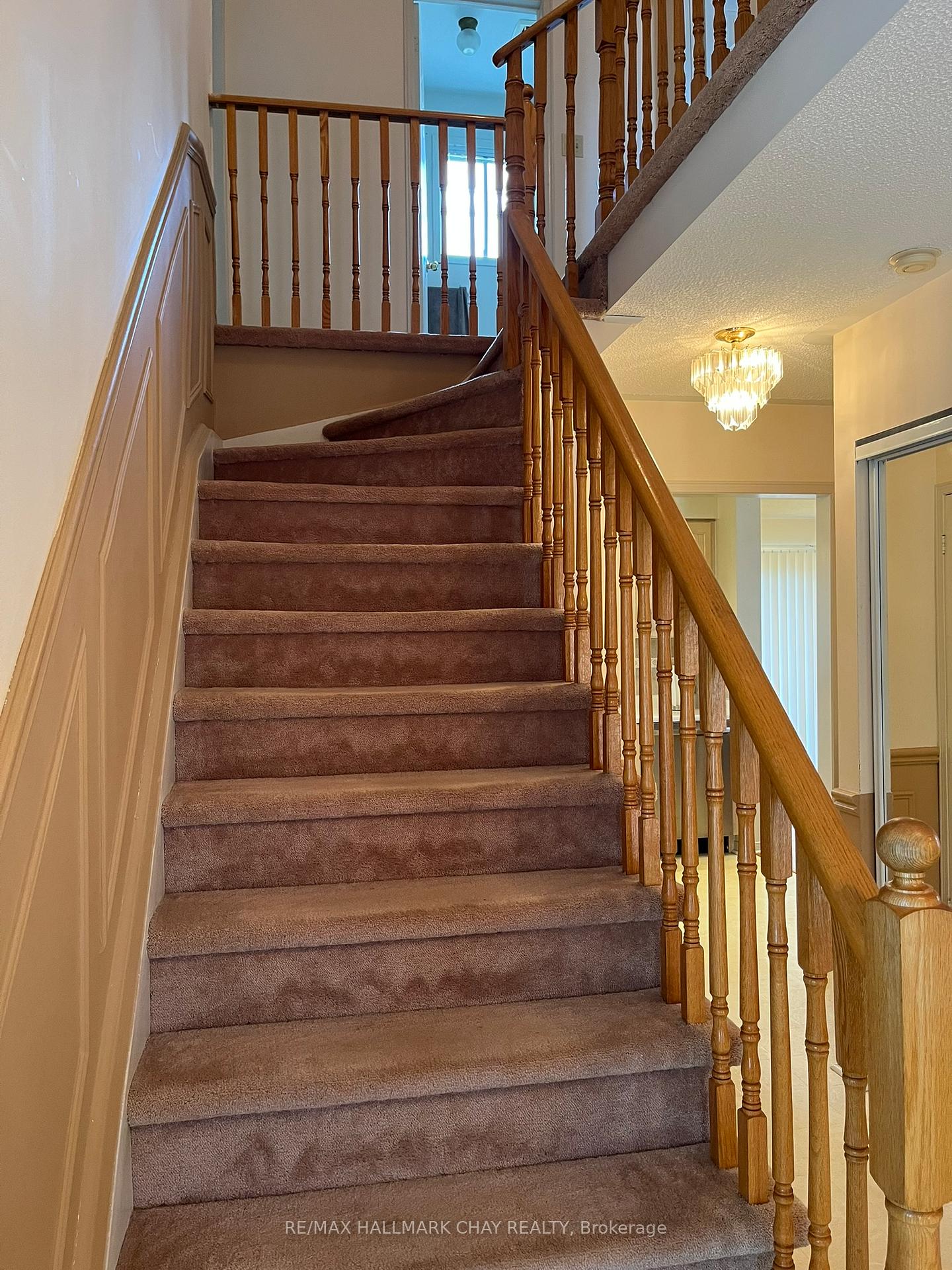 Photo 9 of 22 Stroud Place, Barrie, Holly — HOMEH