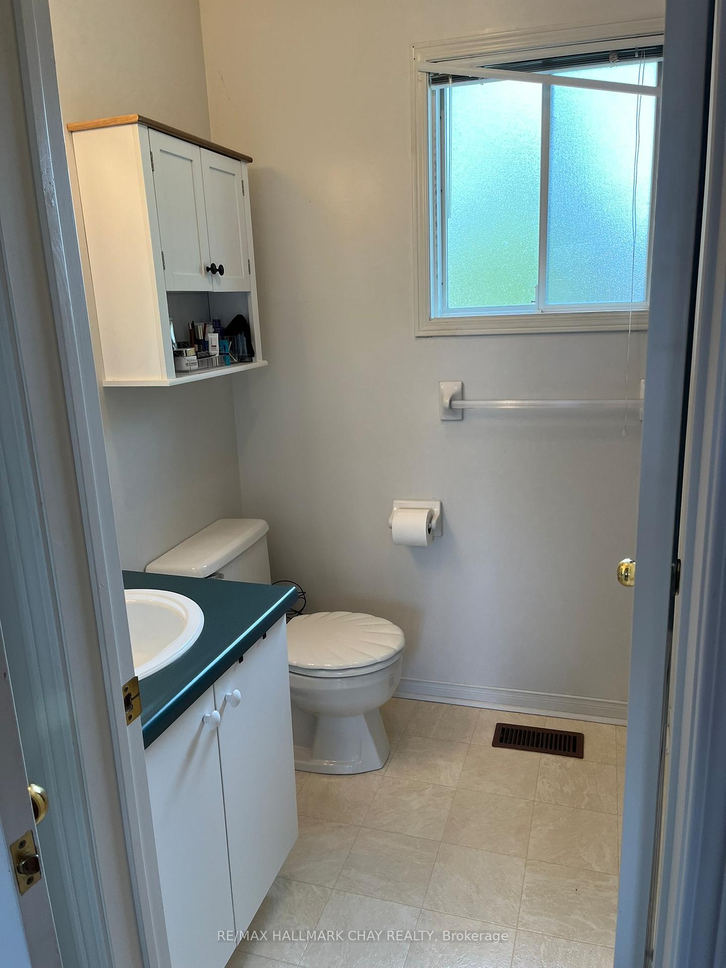 Photo 11 of 22 Stroud Place, Barrie, Holly — HOMEH