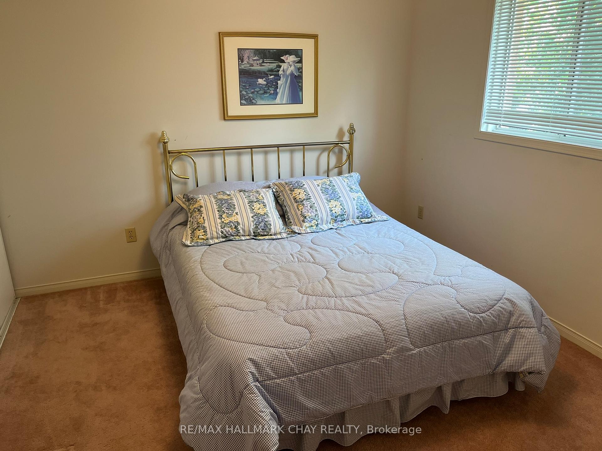 Photo 15 of 22 Stroud Place, Barrie, Holly — HOMEH