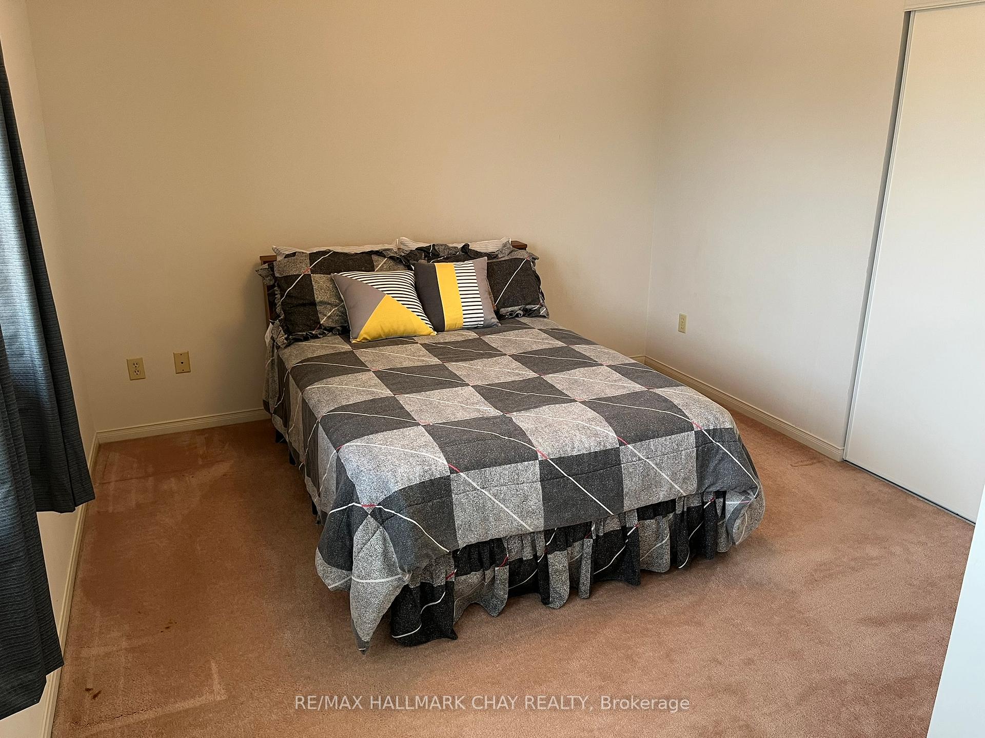 Photo 20 of 22 Stroud Place, Barrie, Holly — HOMEH