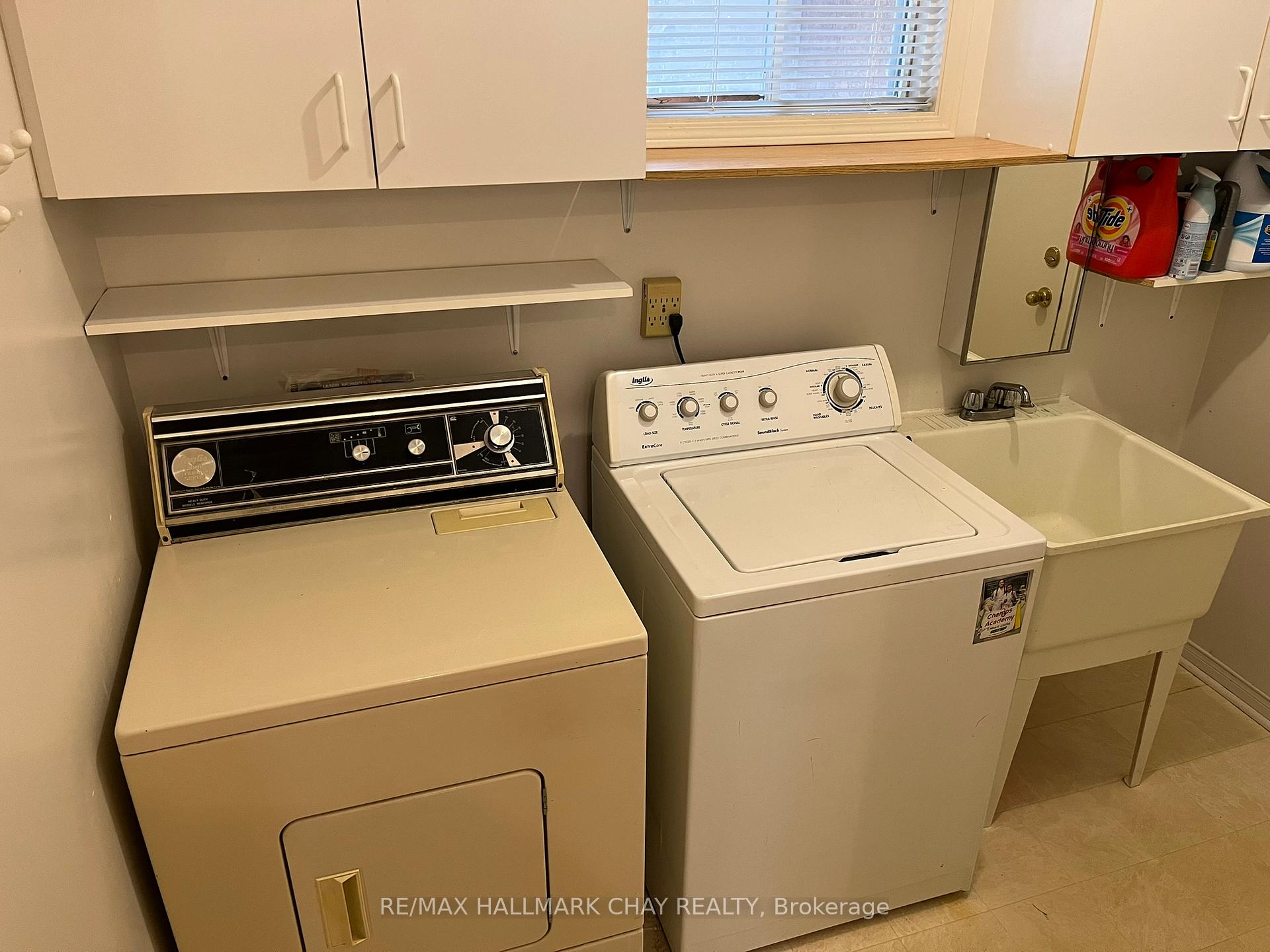 Photo 18 of 22 Stroud Place, Barrie, Holly — HOMEH