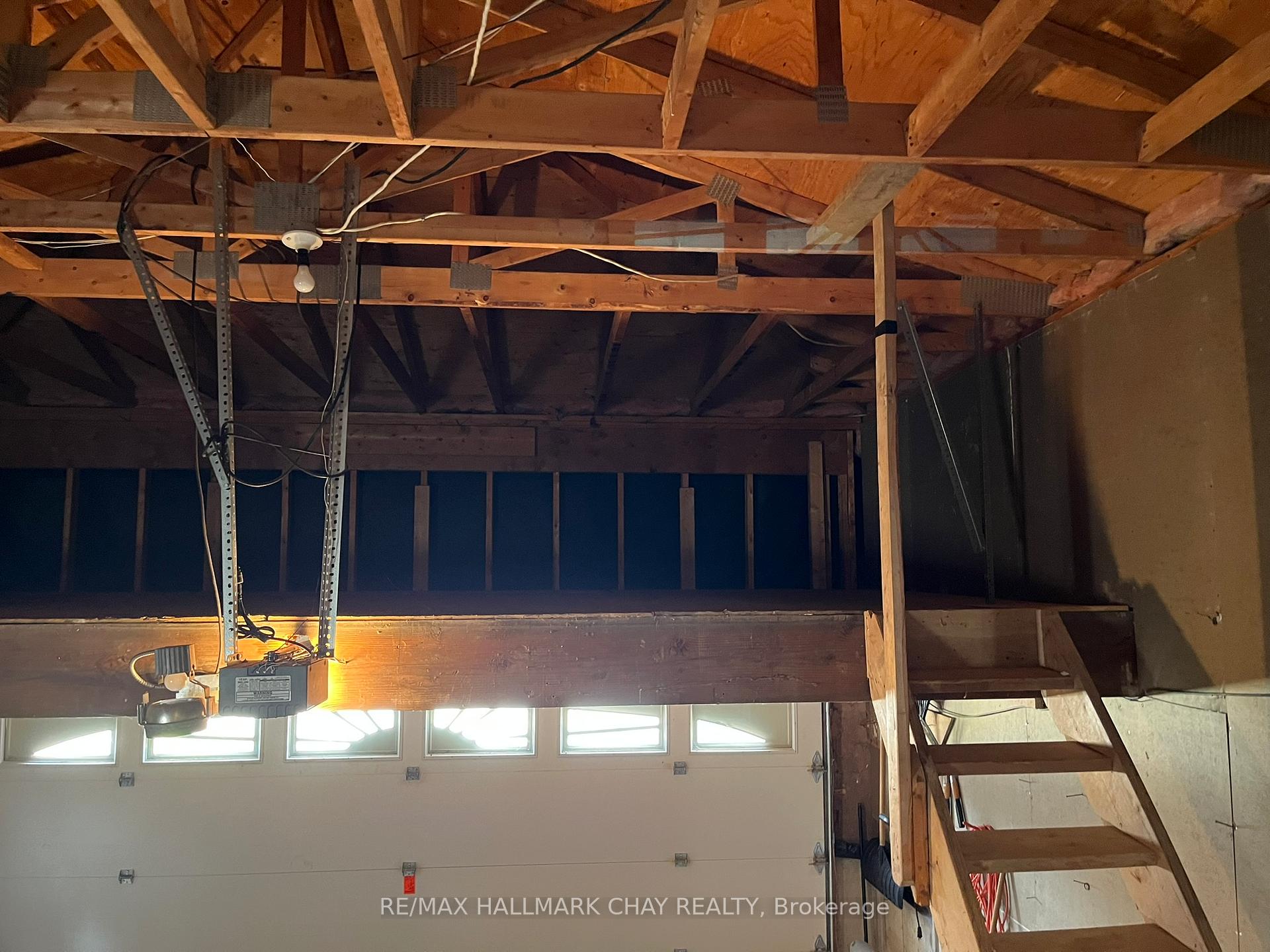 Photo 21 of 22 Stroud Place, Barrie, Holly — HOMEH