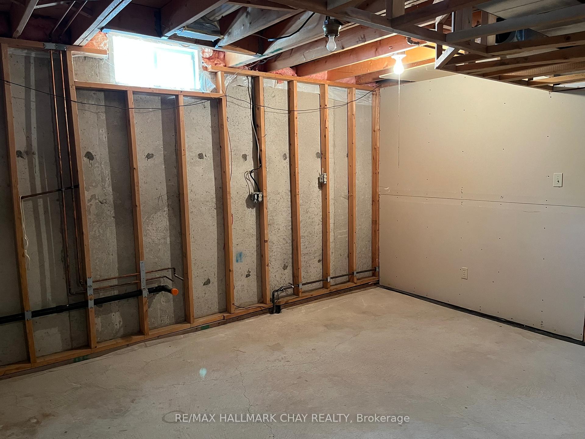 Photo 22 of 22 Stroud Place, Barrie, Holly — HOMEH