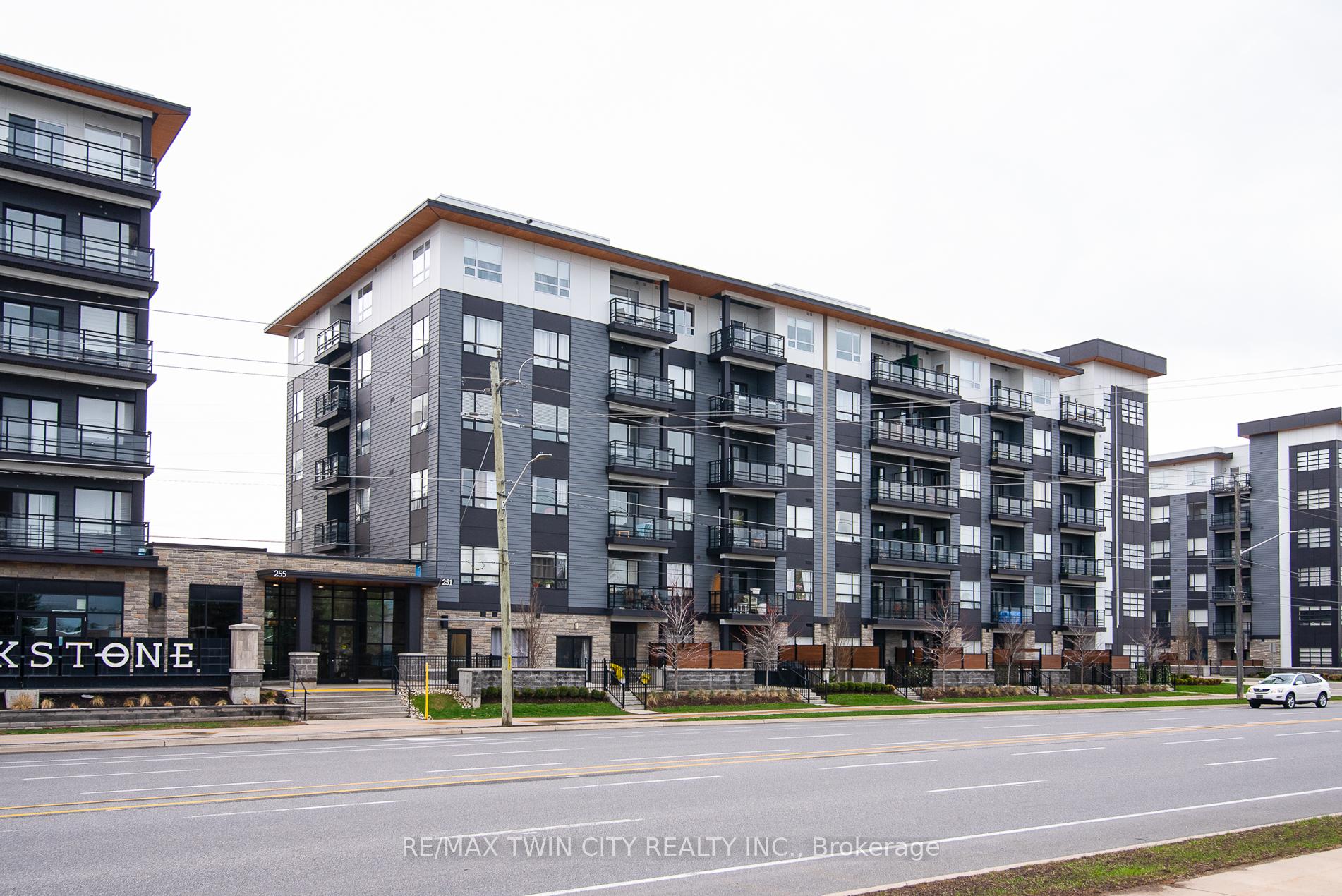 Front of Unit 505, 251 Northfield Drive E