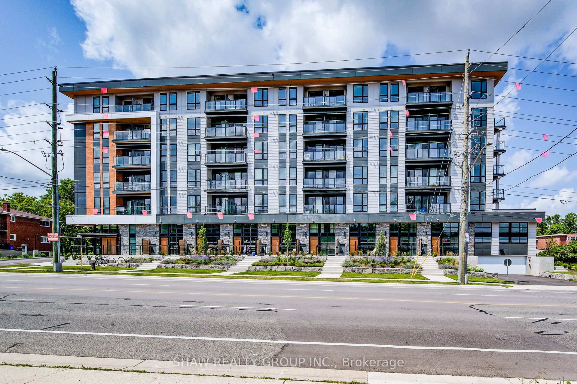 Front of Unit 418, 312 Erb Street W
