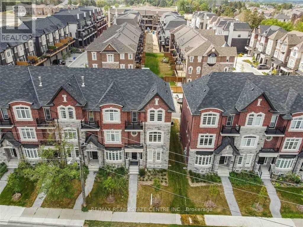 Front of Unit 42, 1331 Major Mackenzie Drive W
