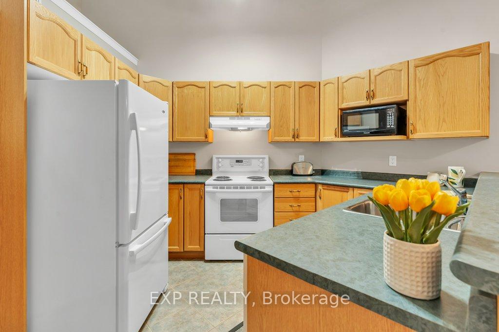 Photo 8 of Unit 21, 25 Heartwood Drive, Belleville, Belleville Ward — HOMEH