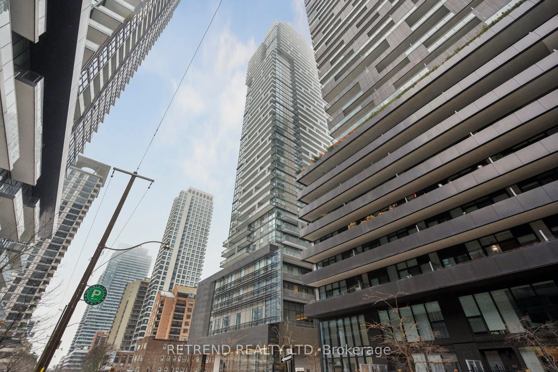 Photo 2 of Unit 2502, 39 Roehampton Avenue, Toronto, Mount Pleasant West — HOMEH