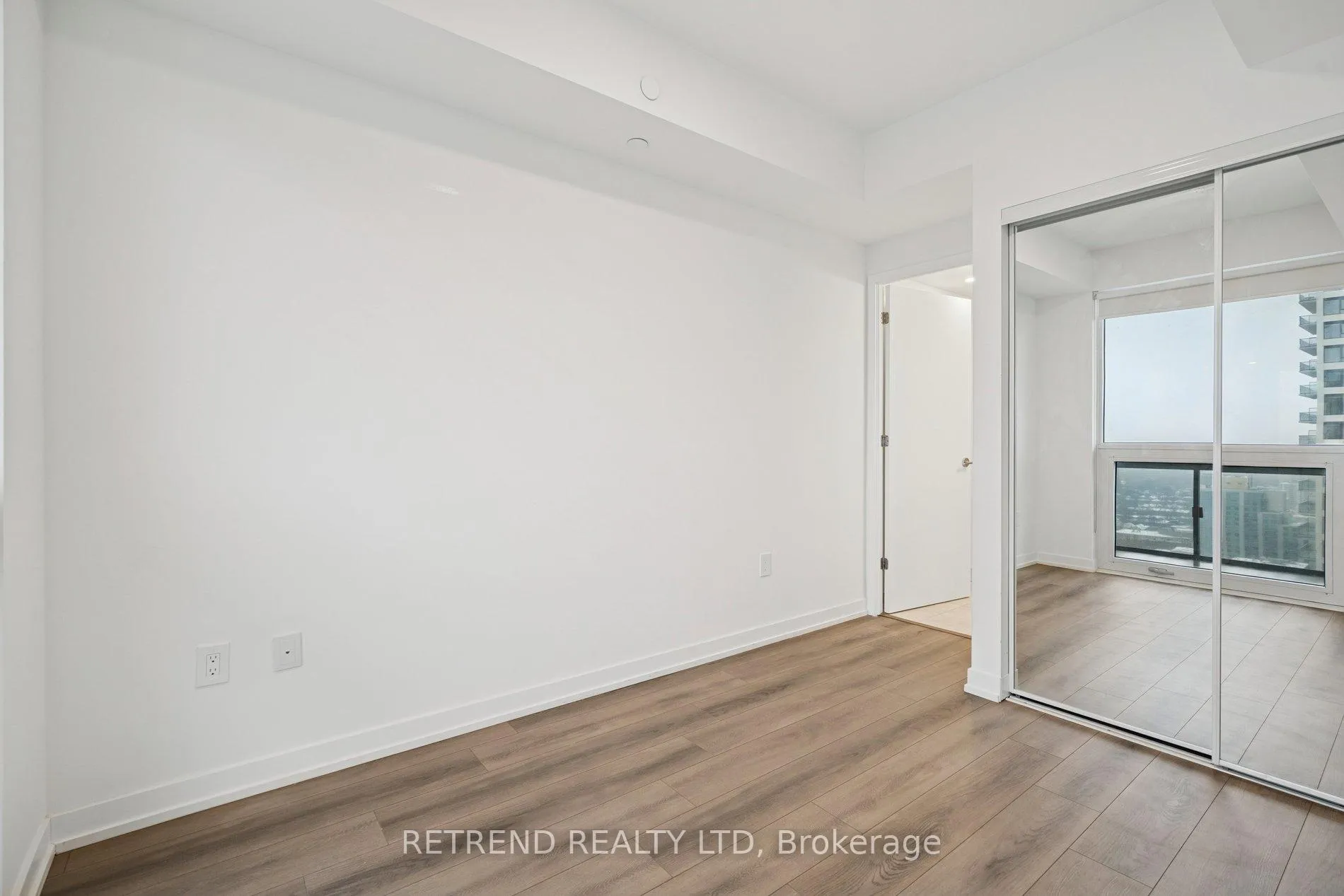 Photo 32 of Unit 2502, 39 Roehampton Avenue, Toronto, Mount Pleasant West — HOMEH