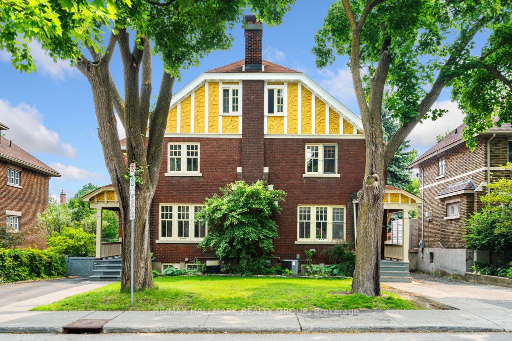 Front of 386-388 First Avenue