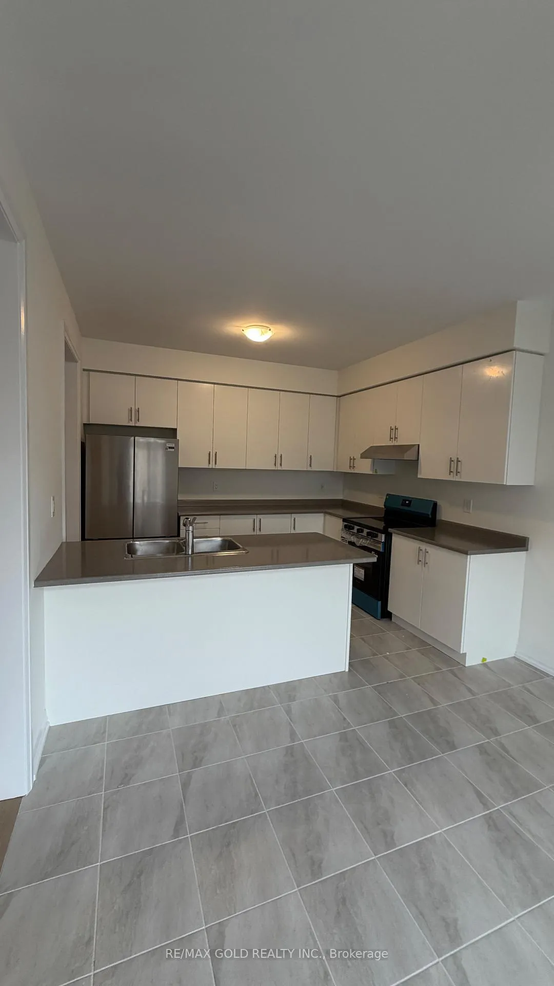 Photo 3 of 134 Adeline Crescent, Woolwich — HOMEH