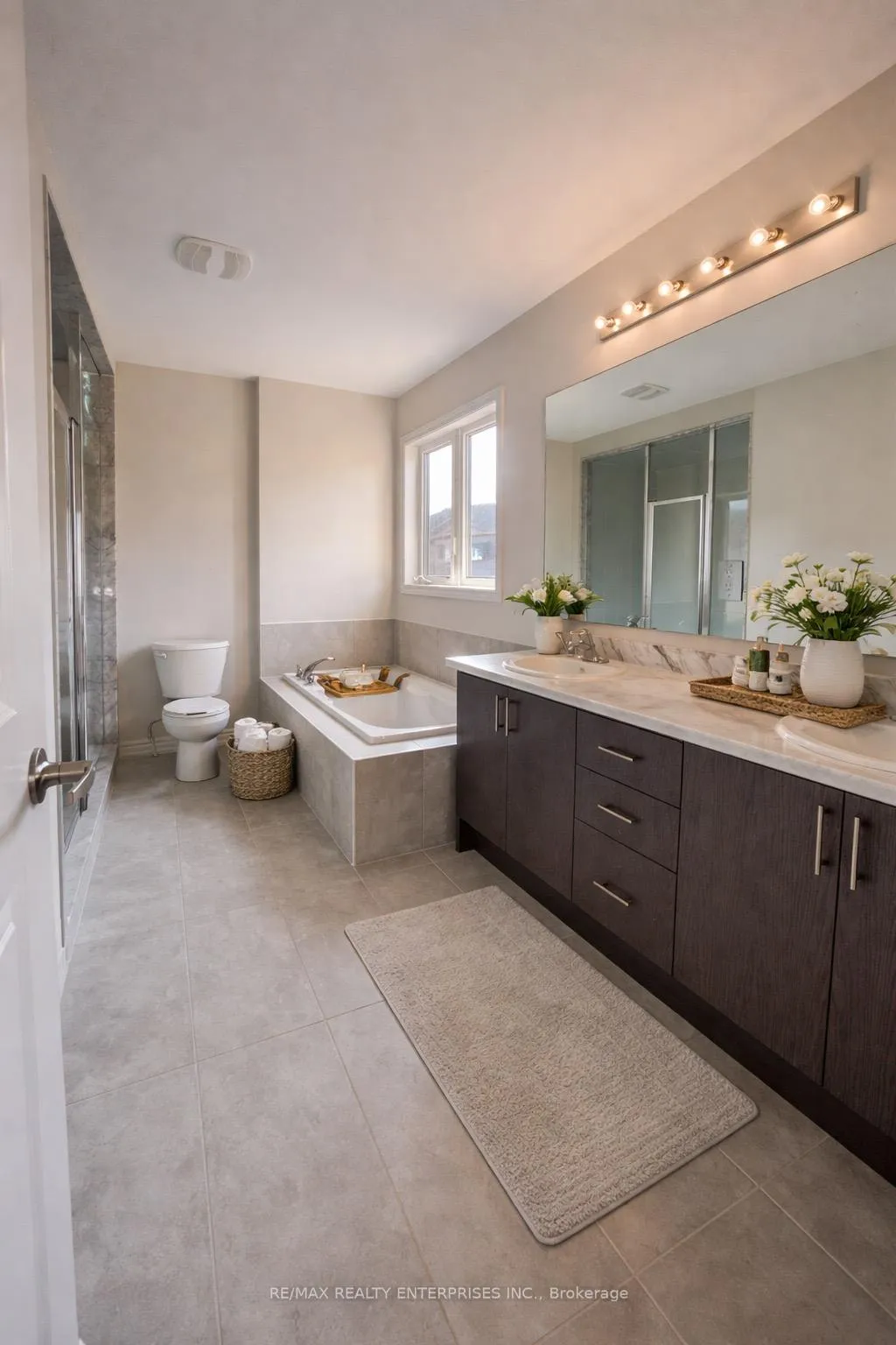 Photo 6 of Unit 1, 140 Nottingham Road, Barrie, Rural Barrie Southeast — HOMEH