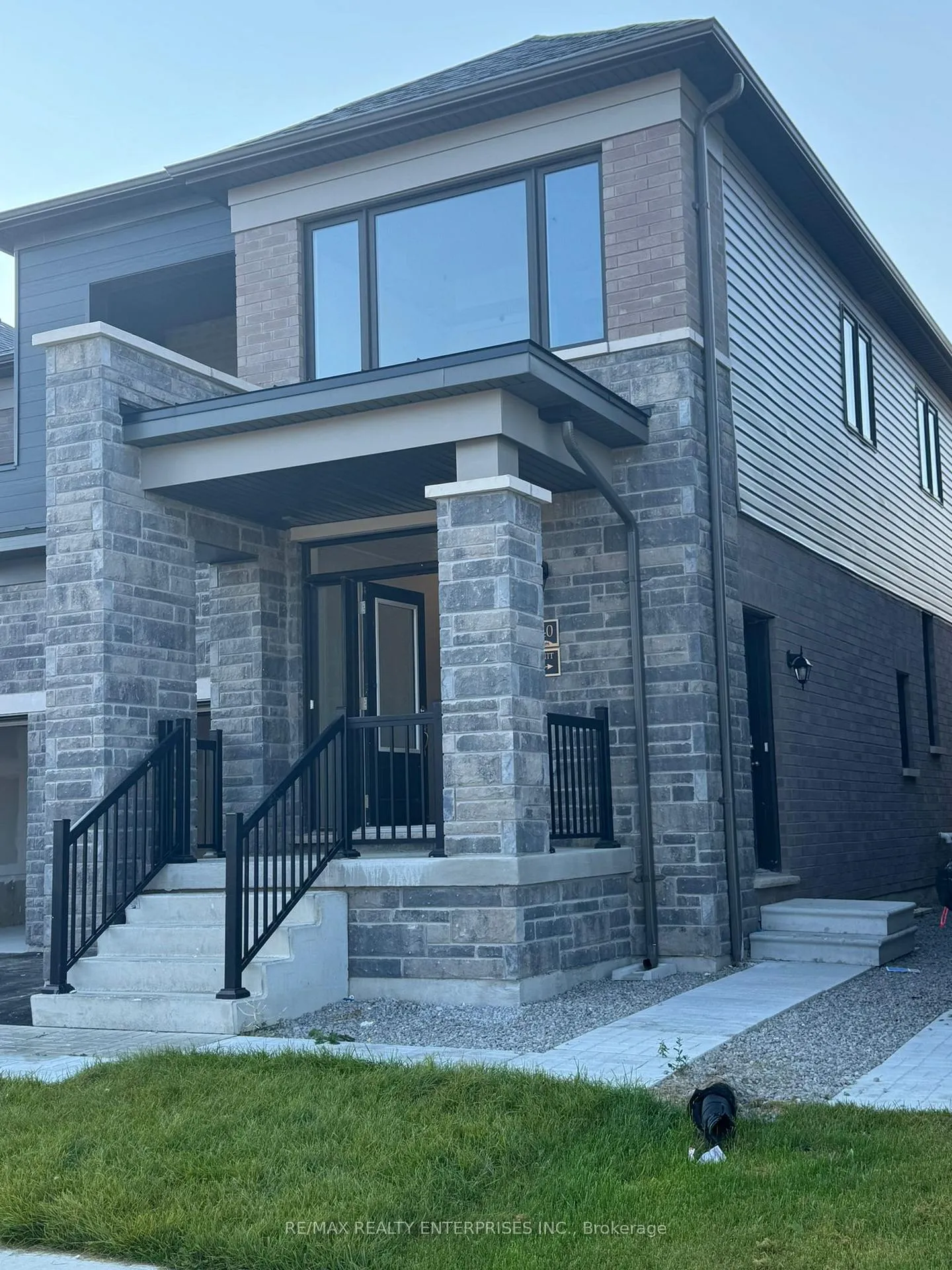 Photo 1 of Unit 1, 140 Nottingham Road, Barrie, Rural Barrie Southeast — HOMEH