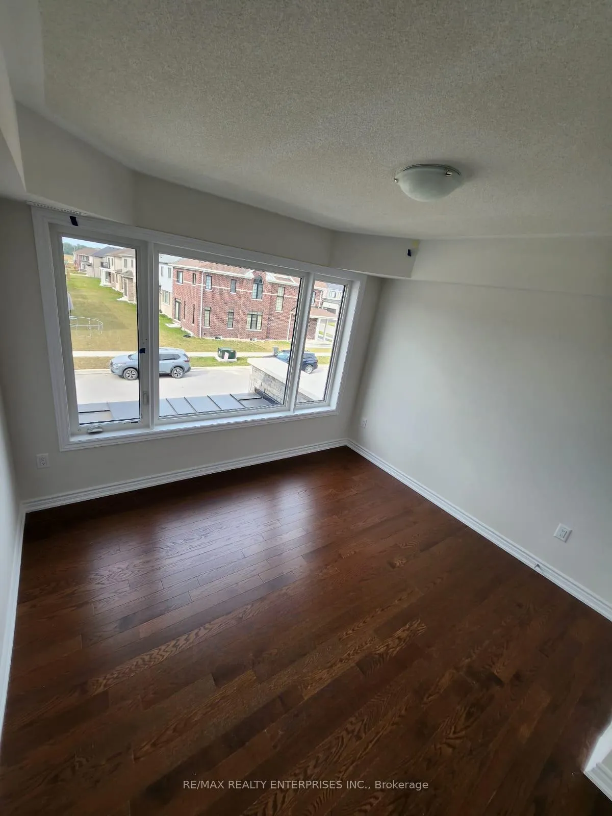 Photo 13 of Unit 1, 140 Nottingham Road, Barrie, Rural Barrie Southeast — HOMEH