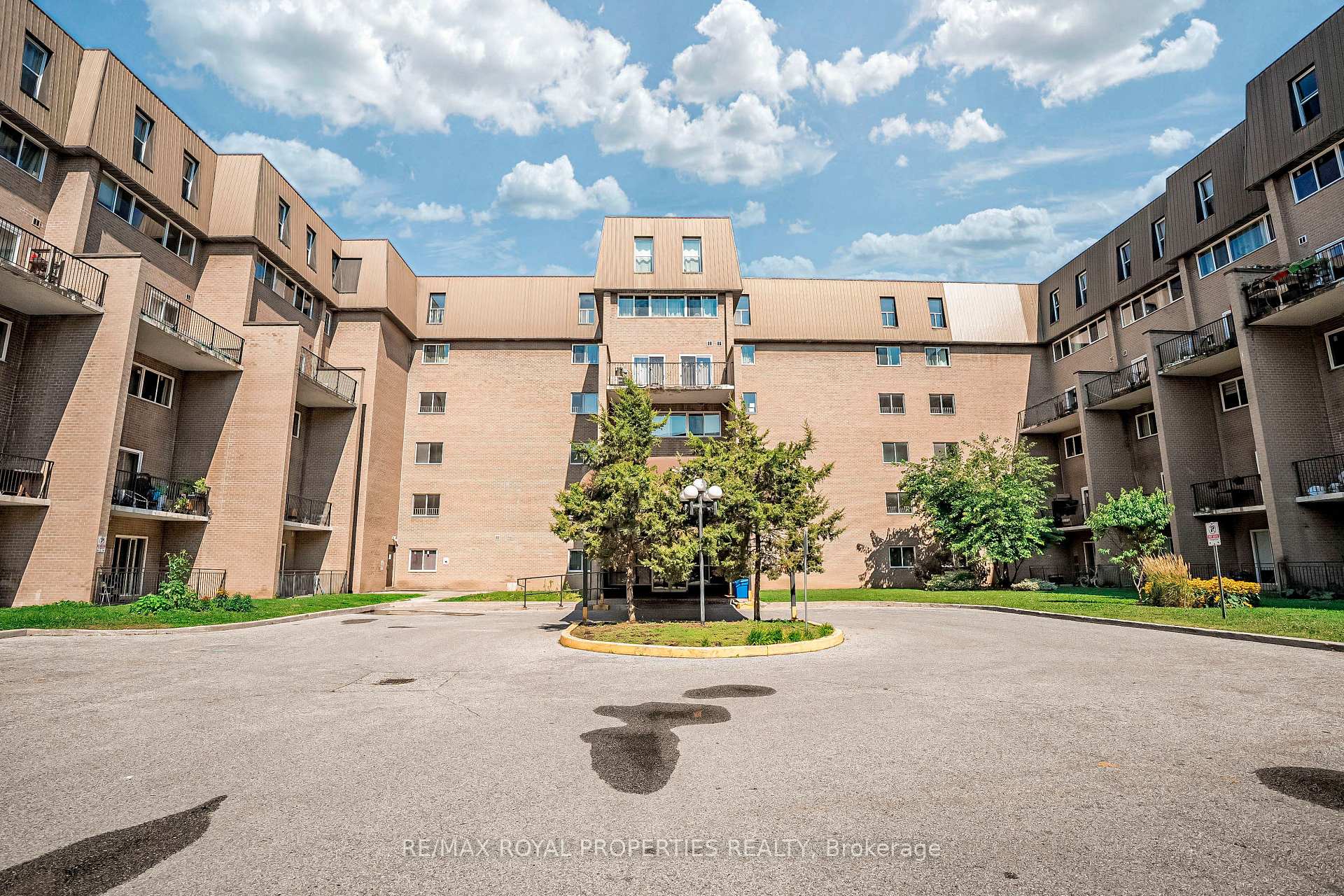 Photo 1 of Unit 297, 165 Cherokee Boulevard, North York, Pleasant View — HOMEH