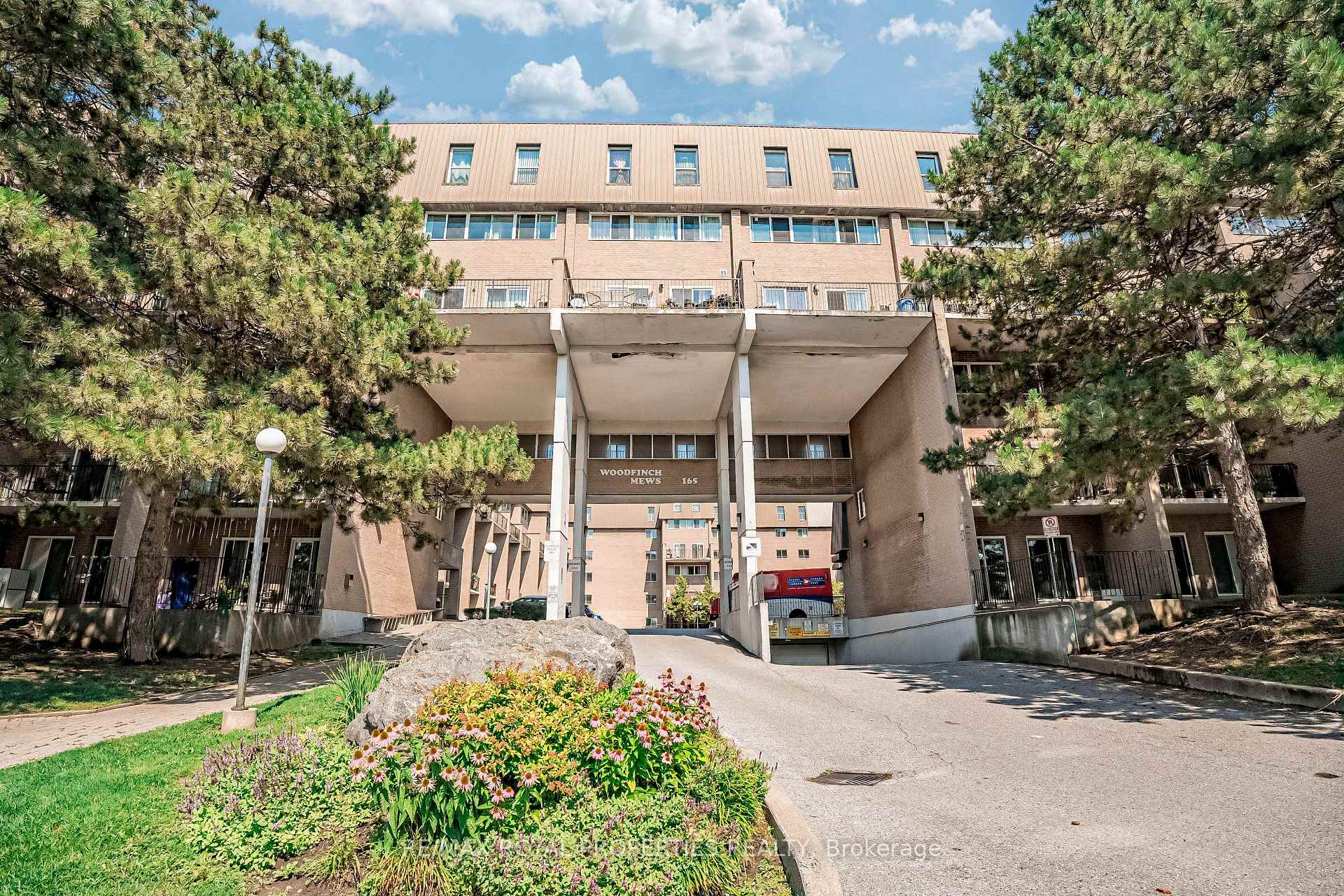 Photo 3 of Unit 297, 165 Cherokee Boulevard, North York, Pleasant View — HOMEH
