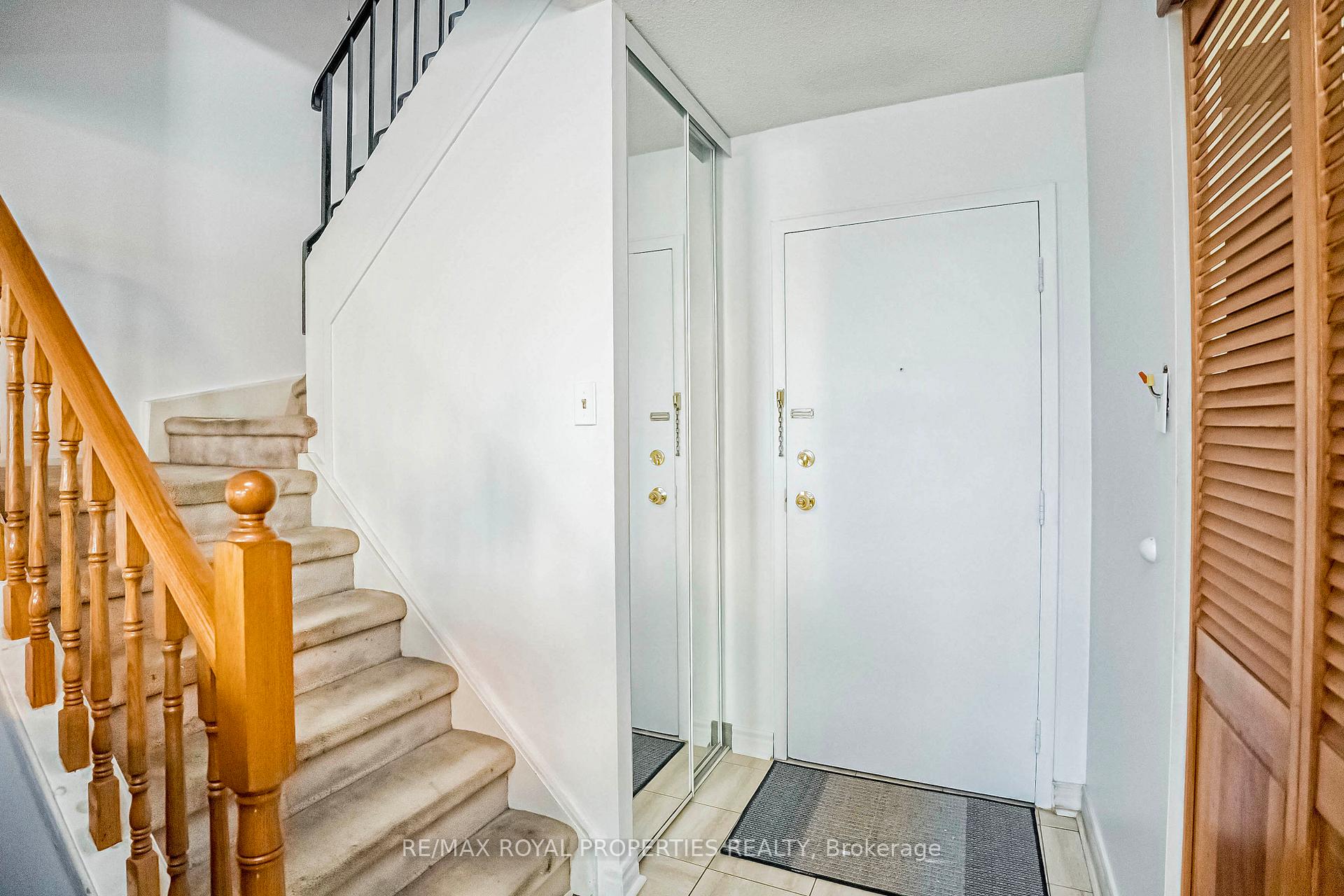 Photo 6 of Unit 297, 165 Cherokee Boulevard, North York, Pleasant View — HOMEH