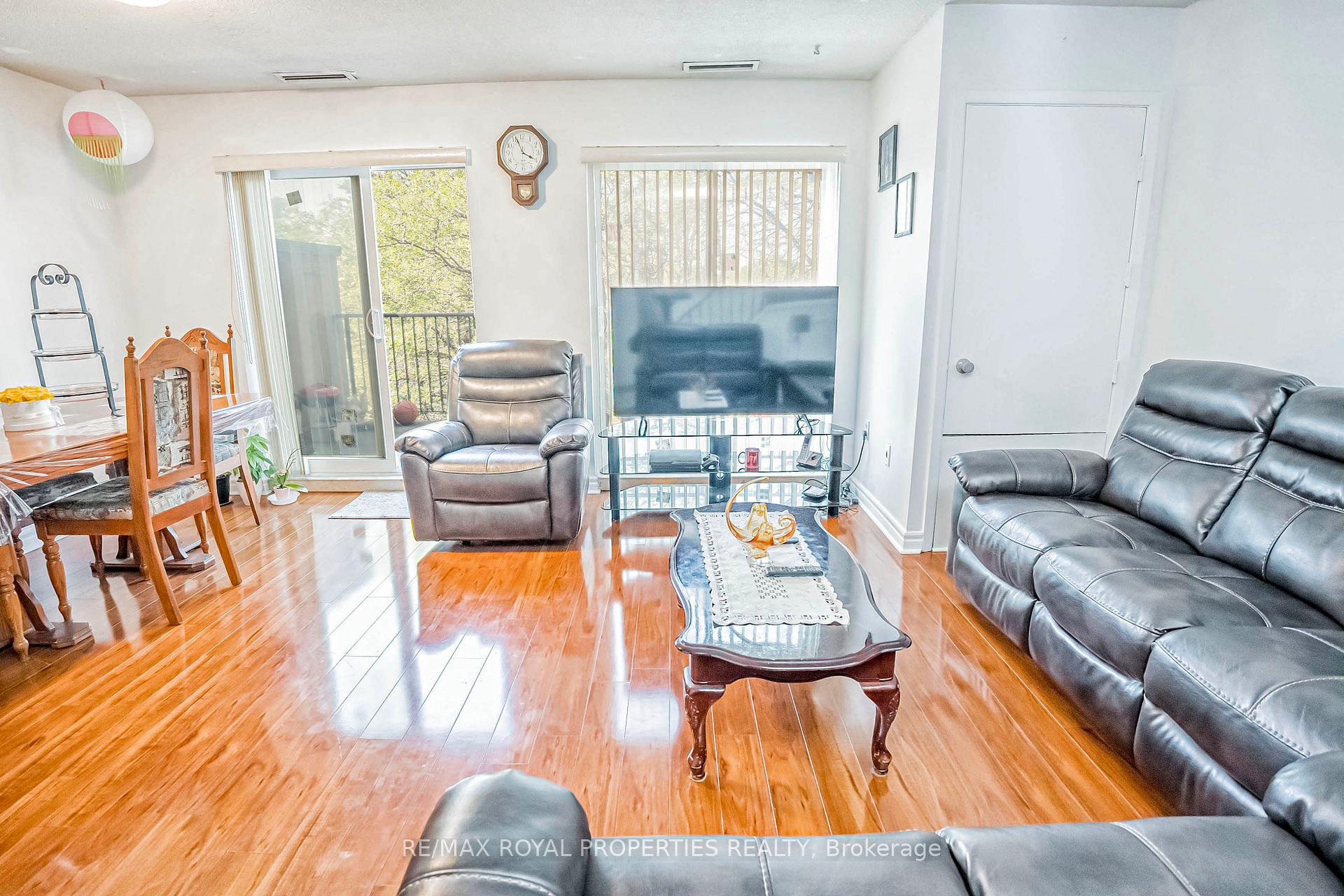 Photo 8 of Unit 297, 165 Cherokee Boulevard, North York, Pleasant View — HOMEH