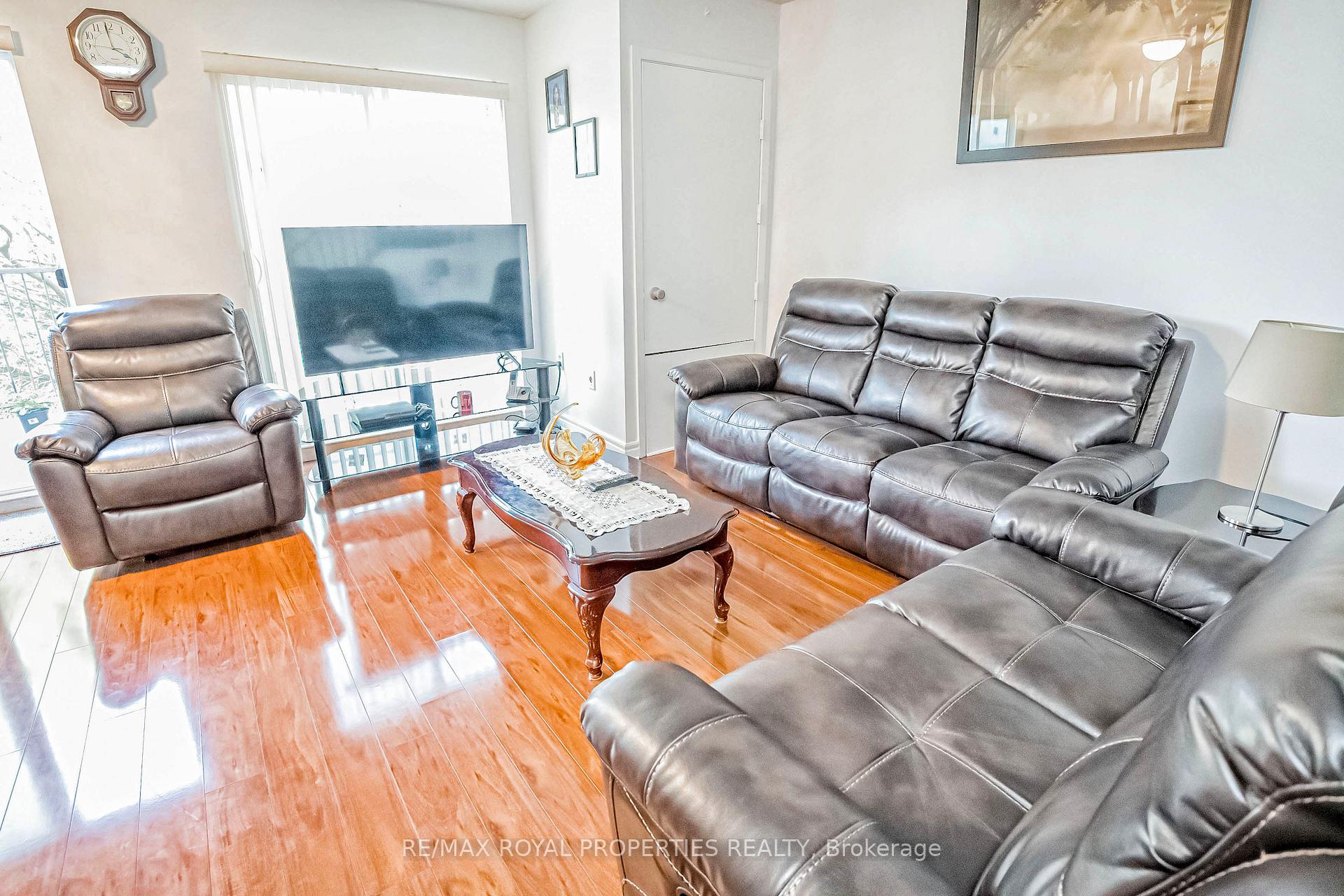 Photo 10 of Unit 297, 165 Cherokee Boulevard, North York, Pleasant View — HOMEH