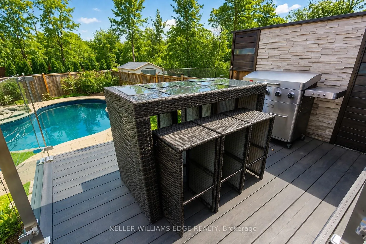 Photo 9 of 168 Echovalley Drive, Hamilton, Stoney Creek Mountain — HOMEH