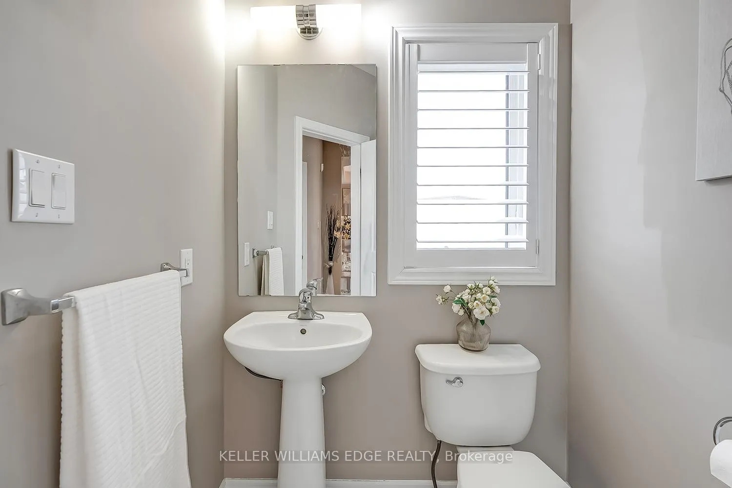 Photo 12 of 168 Echovalley Drive, Hamilton, Stoney Creek Mountain — HOMEH