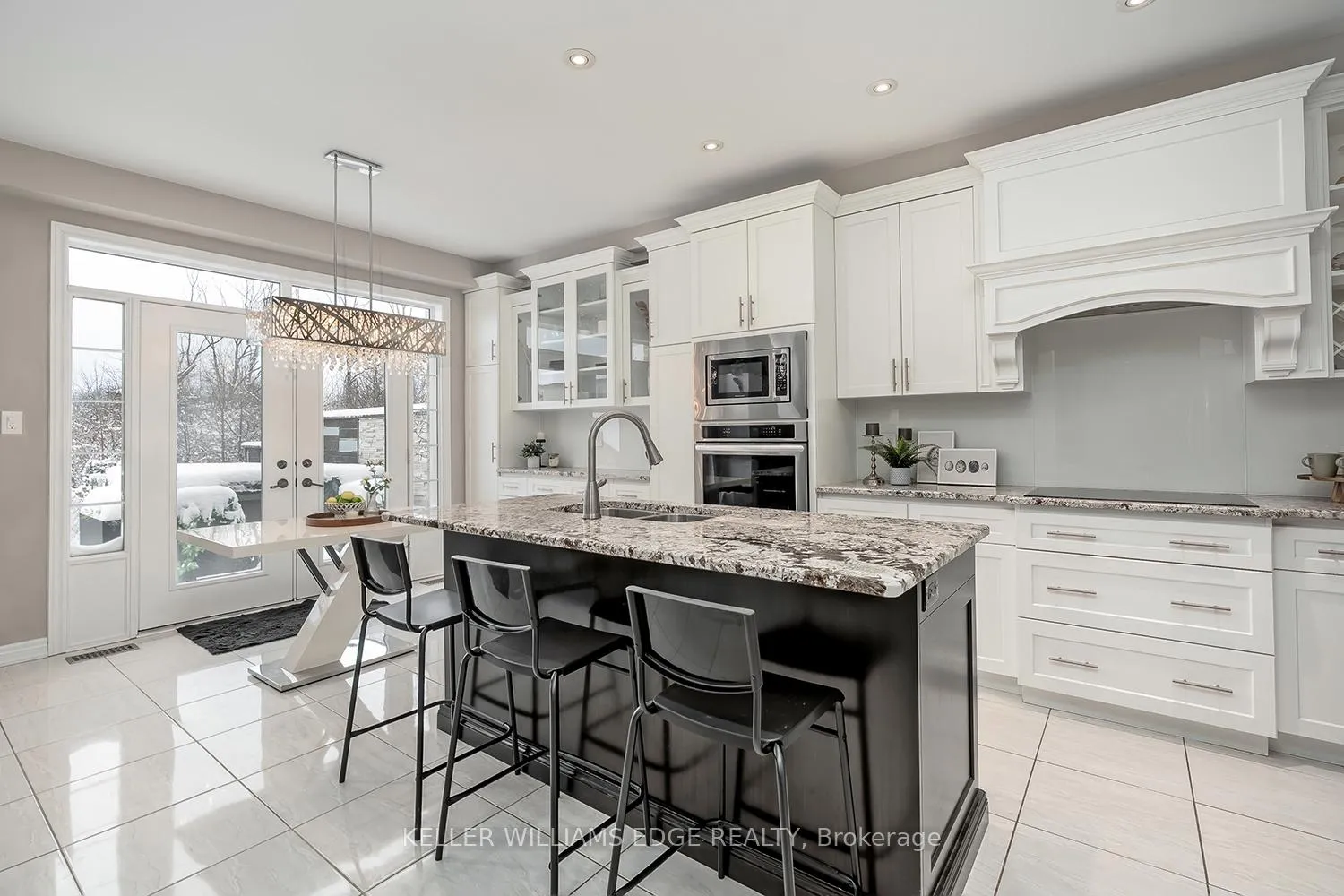 Photo 16 of 168 Echovalley Drive, Hamilton, Stoney Creek Mountain — HOMEH