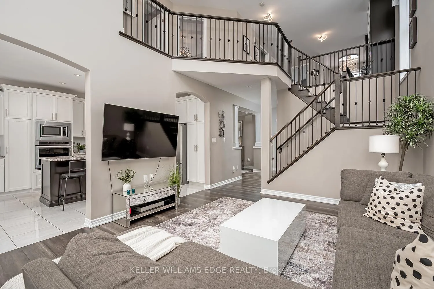 Photo 24 of 168 Echovalley Drive, Hamilton, Stoney Creek Mountain — HOMEH