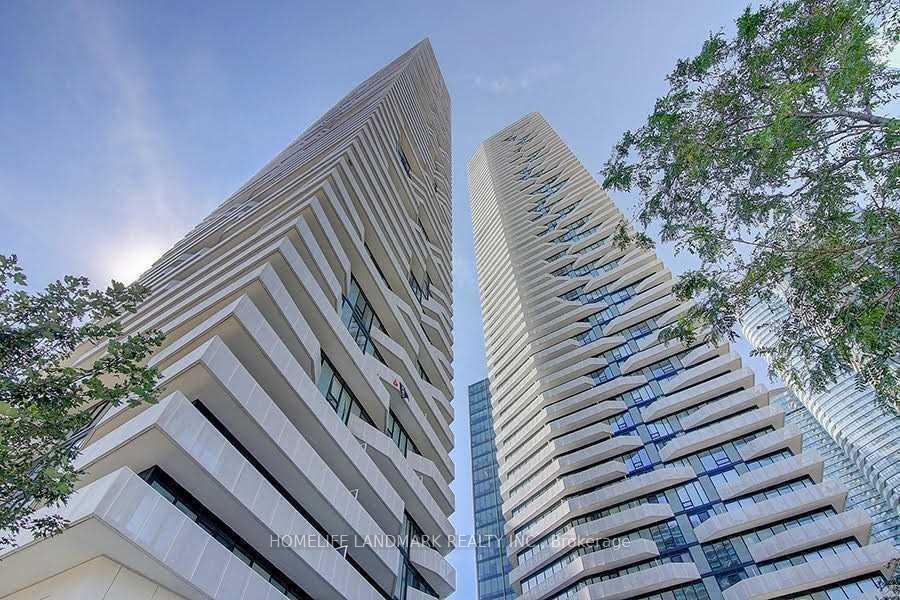 Front of Unit 1911, 100 Harbour Street