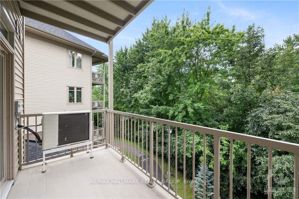 Photo 9 of Unit E, 1032 BERYL Private, Ottawa, Riverside South/Gloucester Glen — HOMEH