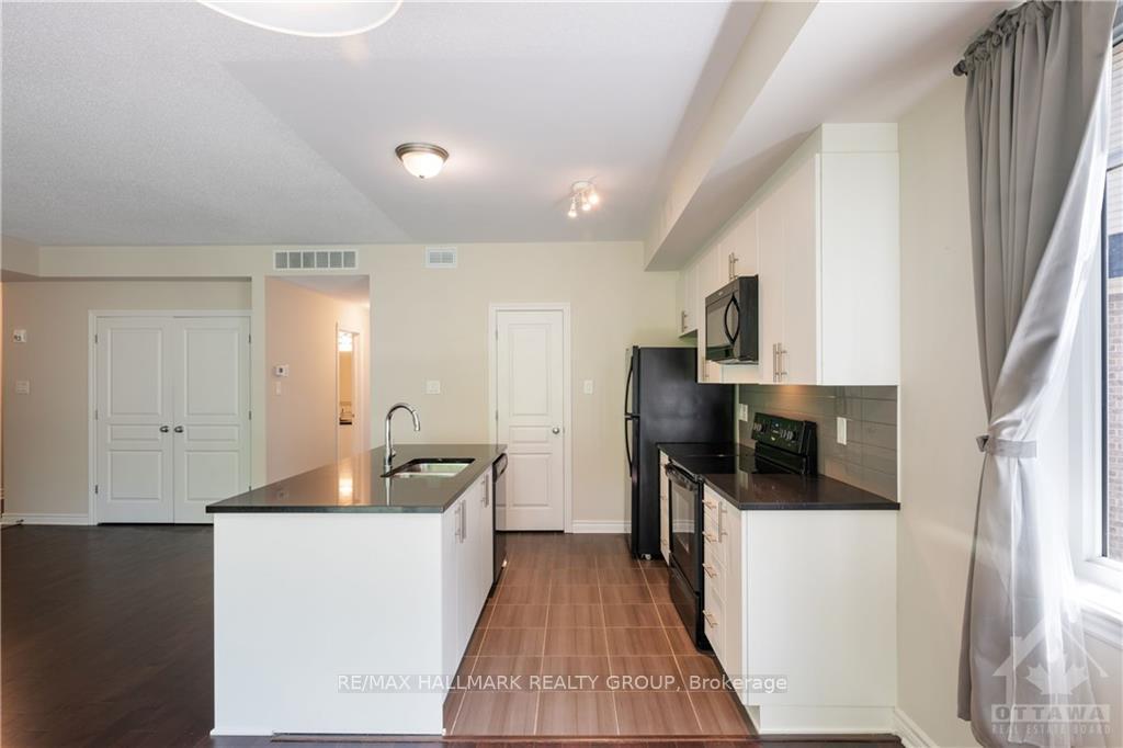 Photo 12 of Unit E, 1032 BERYL Private, Ottawa, Riverside South/Gloucester Glen — HOMEH