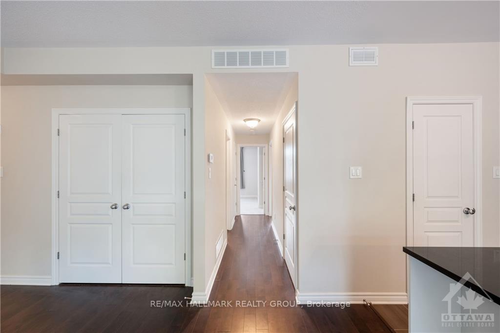 Photo 14 of Unit E, 1032 BERYL Private, Ottawa, Riverside South/Gloucester Glen — HOMEH