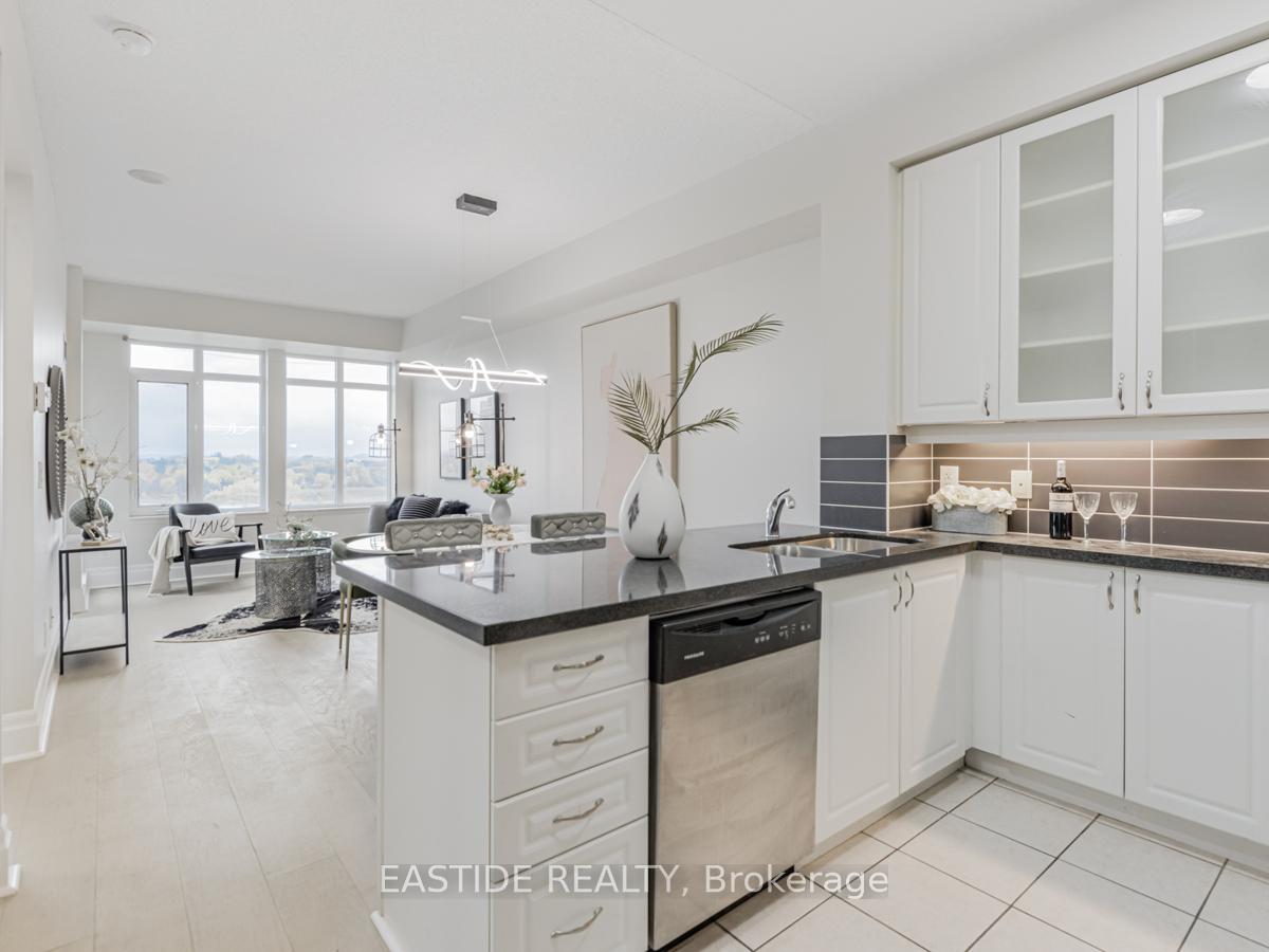 Photo 8 of Unit 607, 131 Upper Duke Crescent, Markham, Unionville — HOMEH