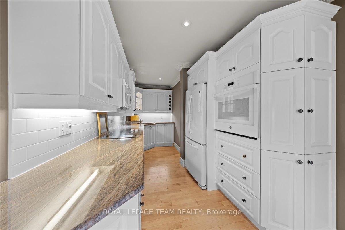 Photo 16 of Unit 14, 27 Forsyth Lane, Ottawa, Crystal Beach — HOMEH