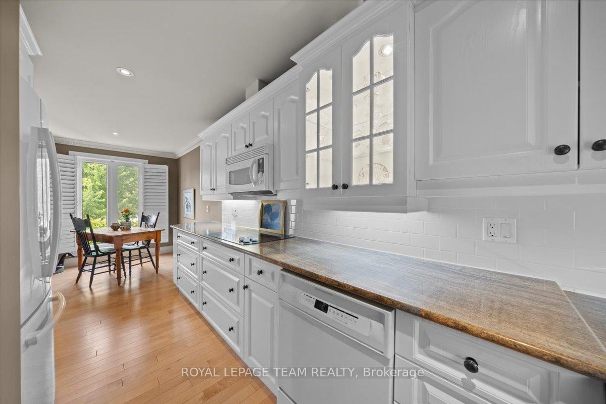 Photo 18 of Unit 14, 27 Forsyth Lane, Ottawa, Crystal Beach — HOMEH
