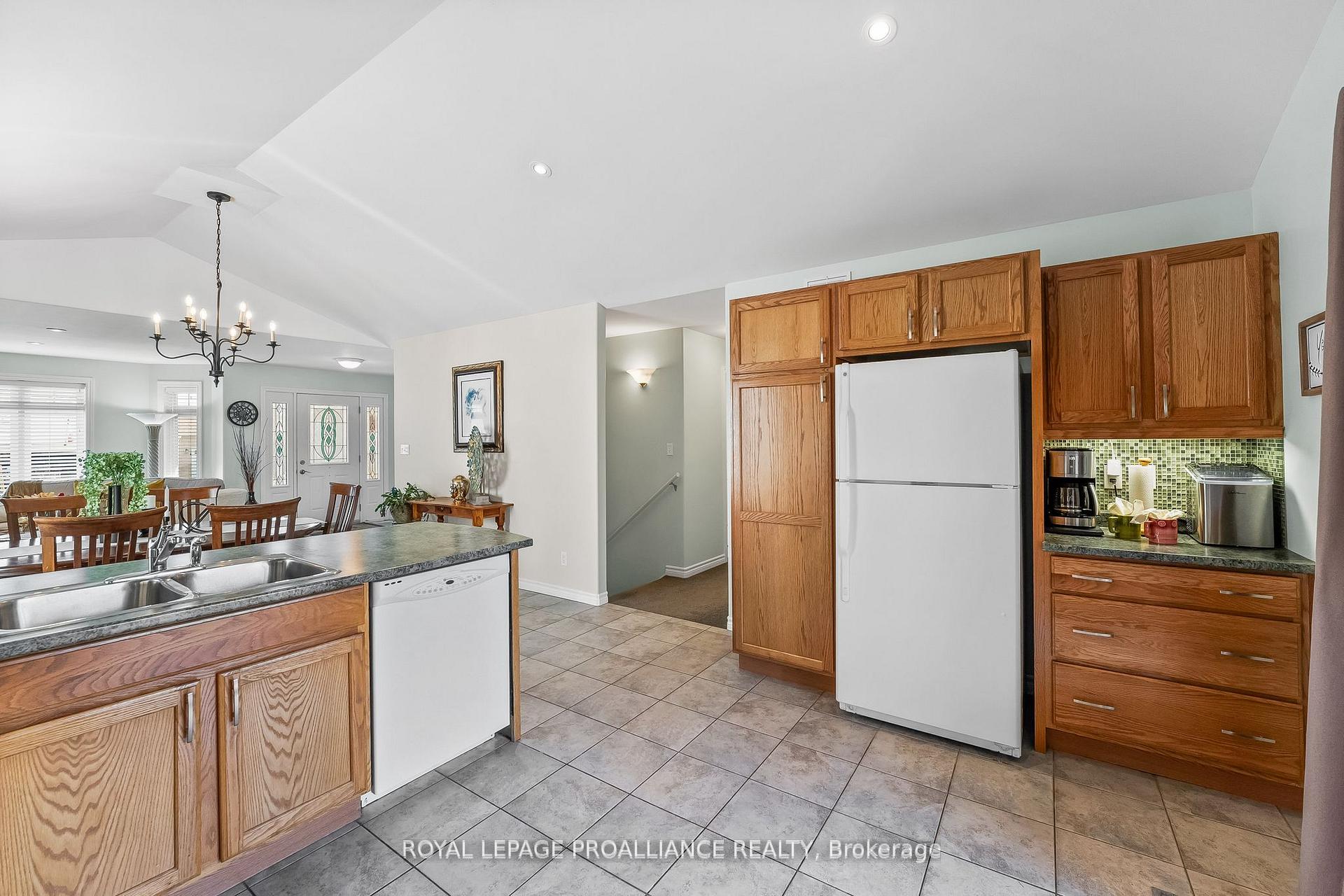 Photo 11 of 254 Raglan Street, Brighton — HOMEH