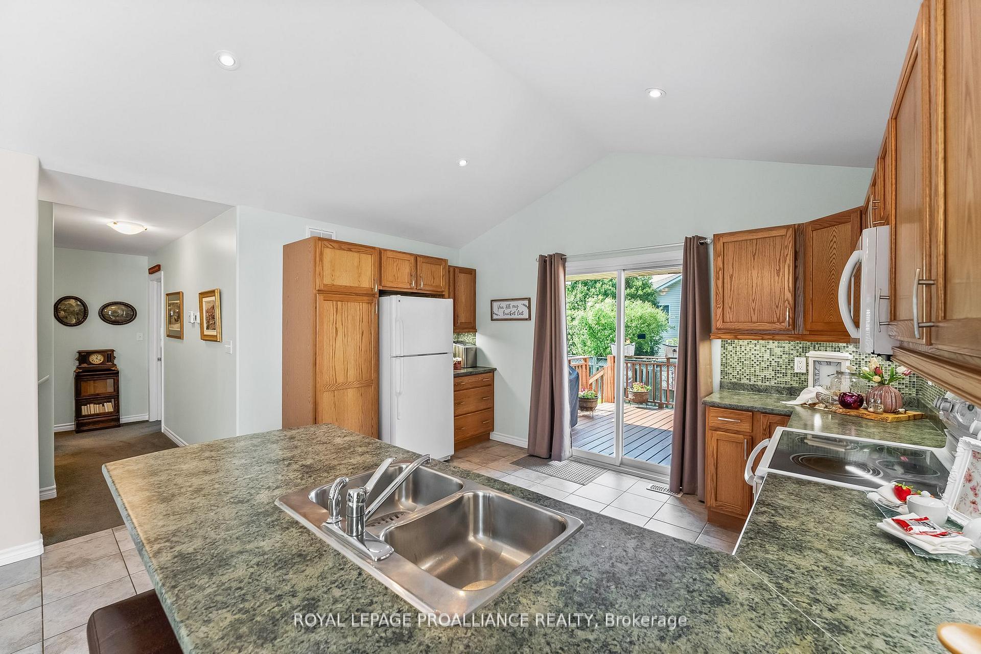 Photo 12 of 254 Raglan Street, Brighton — HOMEH