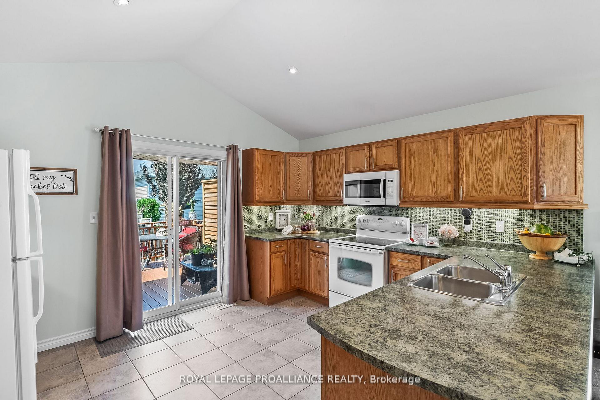 Photo 15 of 254 Raglan Street, Brighton — HOMEH