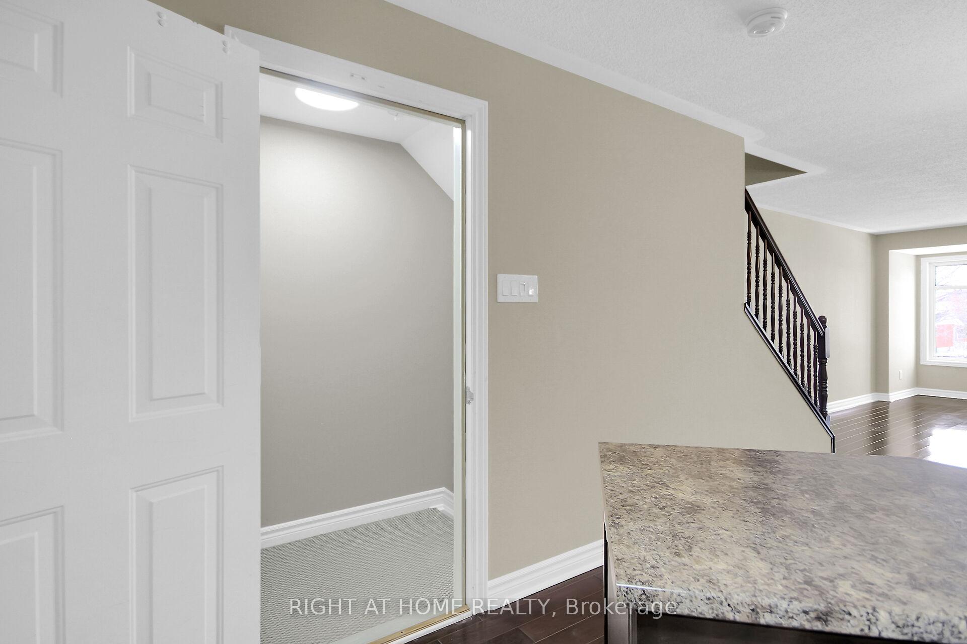 Photo 3 of Unit D, 1120 Klondike Road, Ottawa, Kanata - Morgan's Grant/South March — HOMEH