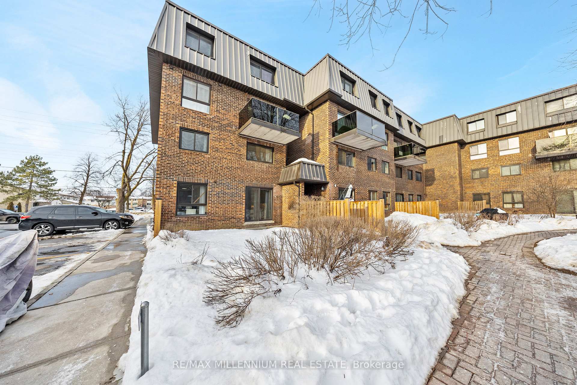 Front of Unit 89, 53 Taunton Road E