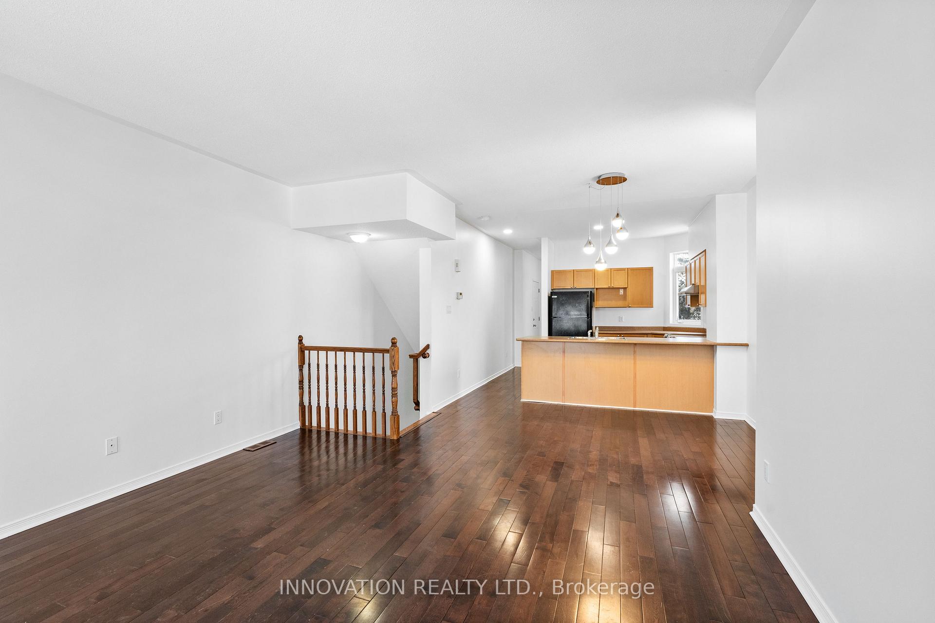 Photo 11 of 1032 Redtail Private, Ottawa, Cyrville — HOMEH