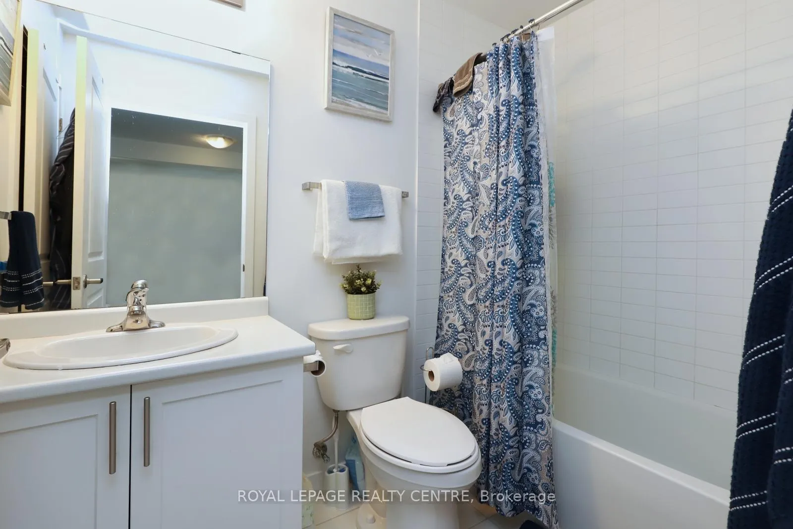 Photo 14 of Unit 429, 101 Shoreview Place, Hamilton, Lakeshore — HOMEH