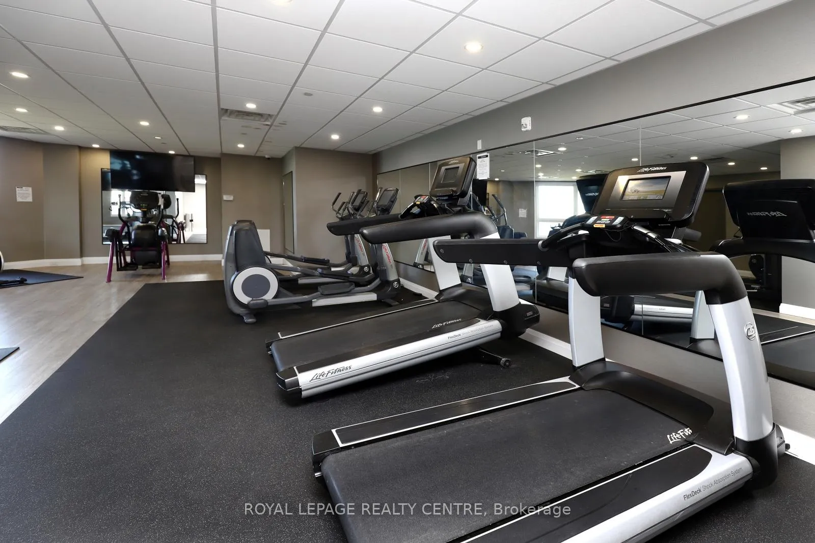 Photo 21 of Unit 429, 101 Shoreview Place, Hamilton, Lakeshore — HOMEH