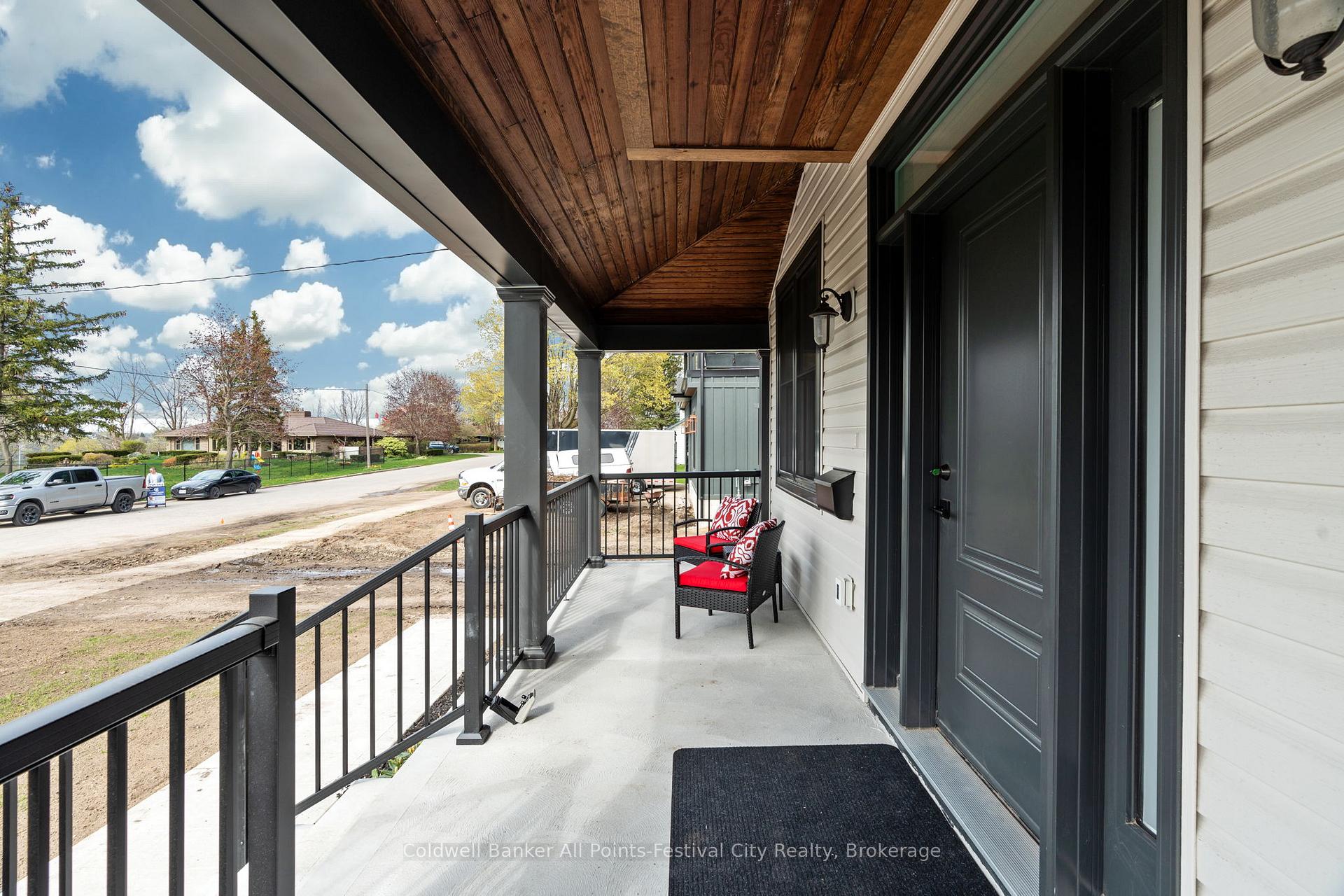Photo 6 of 82 Gloucester Terrace, Goderich, Goderich (Town) — HOMEH