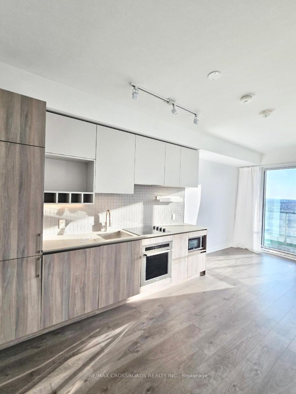 Front of Unit 4905, 950 Portage Parkway