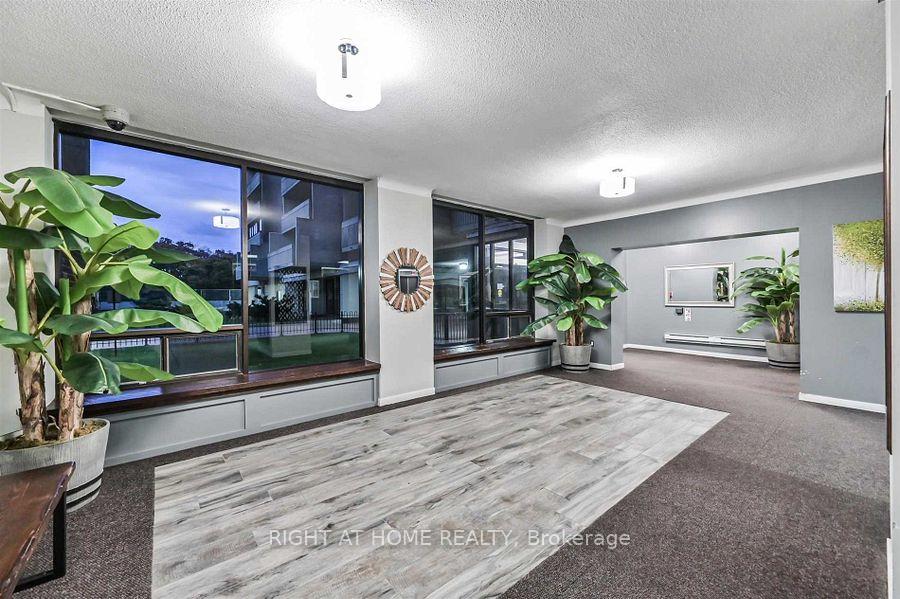Photo 4 of Unit 717, 5 Massey Square, Toronto, Crescent Town — HOMEH
