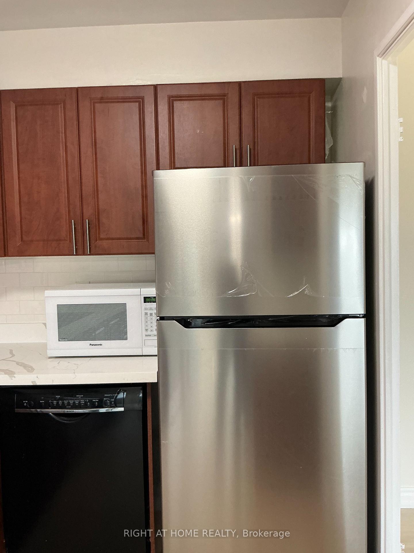 Photo 13 of Unit 717, 5 Massey Square, Toronto, Crescent Town — HOMEH