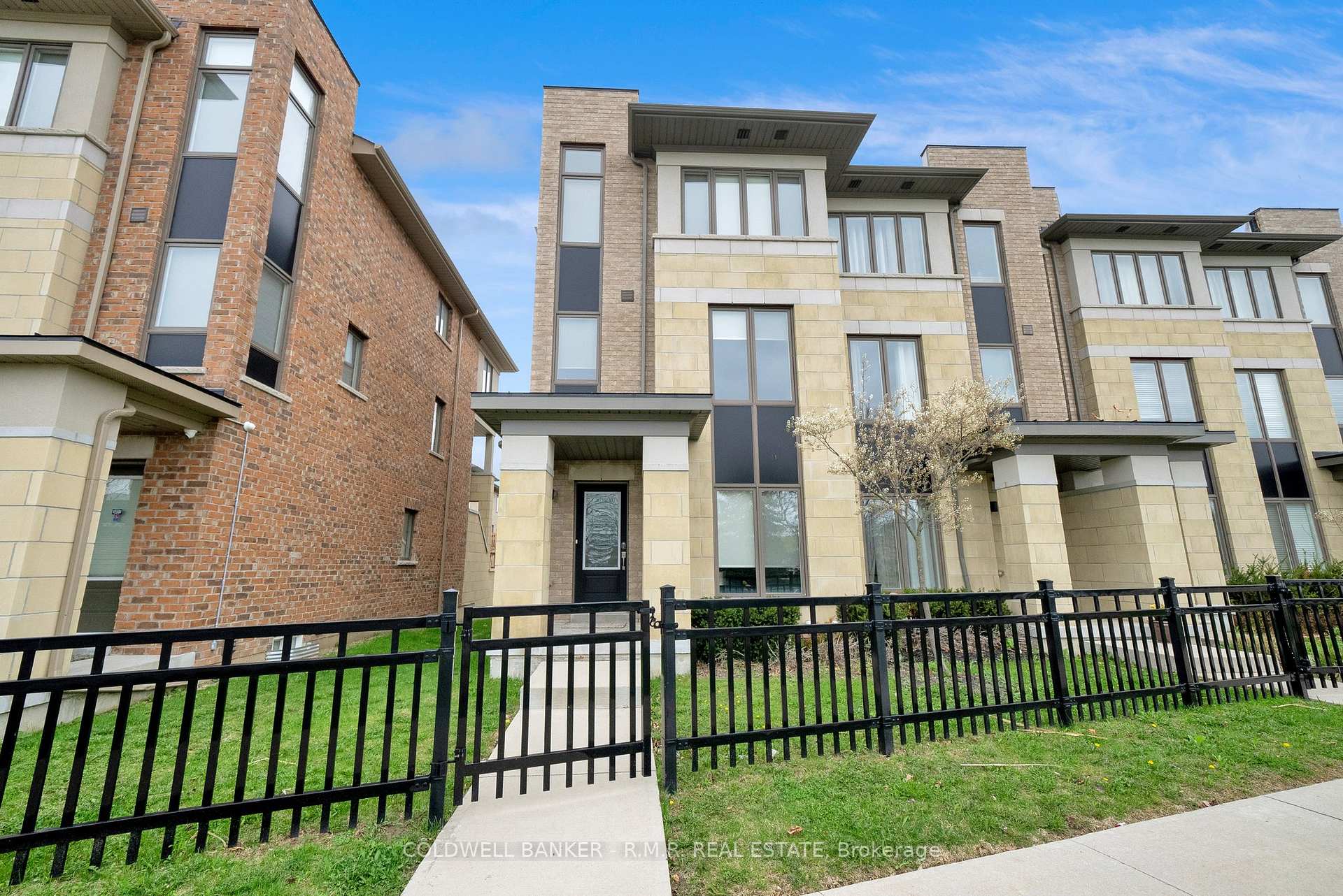 Front of Unit 83, 15 Shawfield Way
