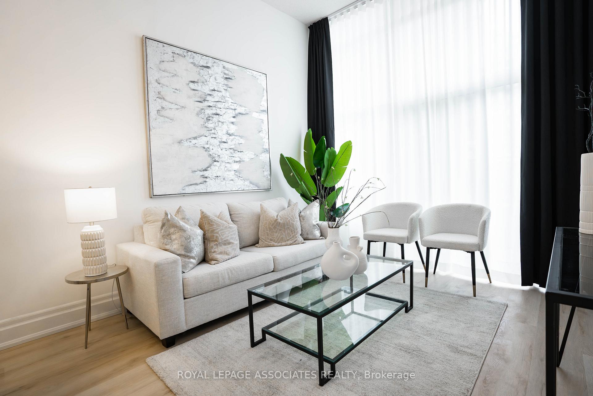 Photo 4 of Unit 101, 111 Upper Duke Crescent, Markham, Unionville — HOMEH