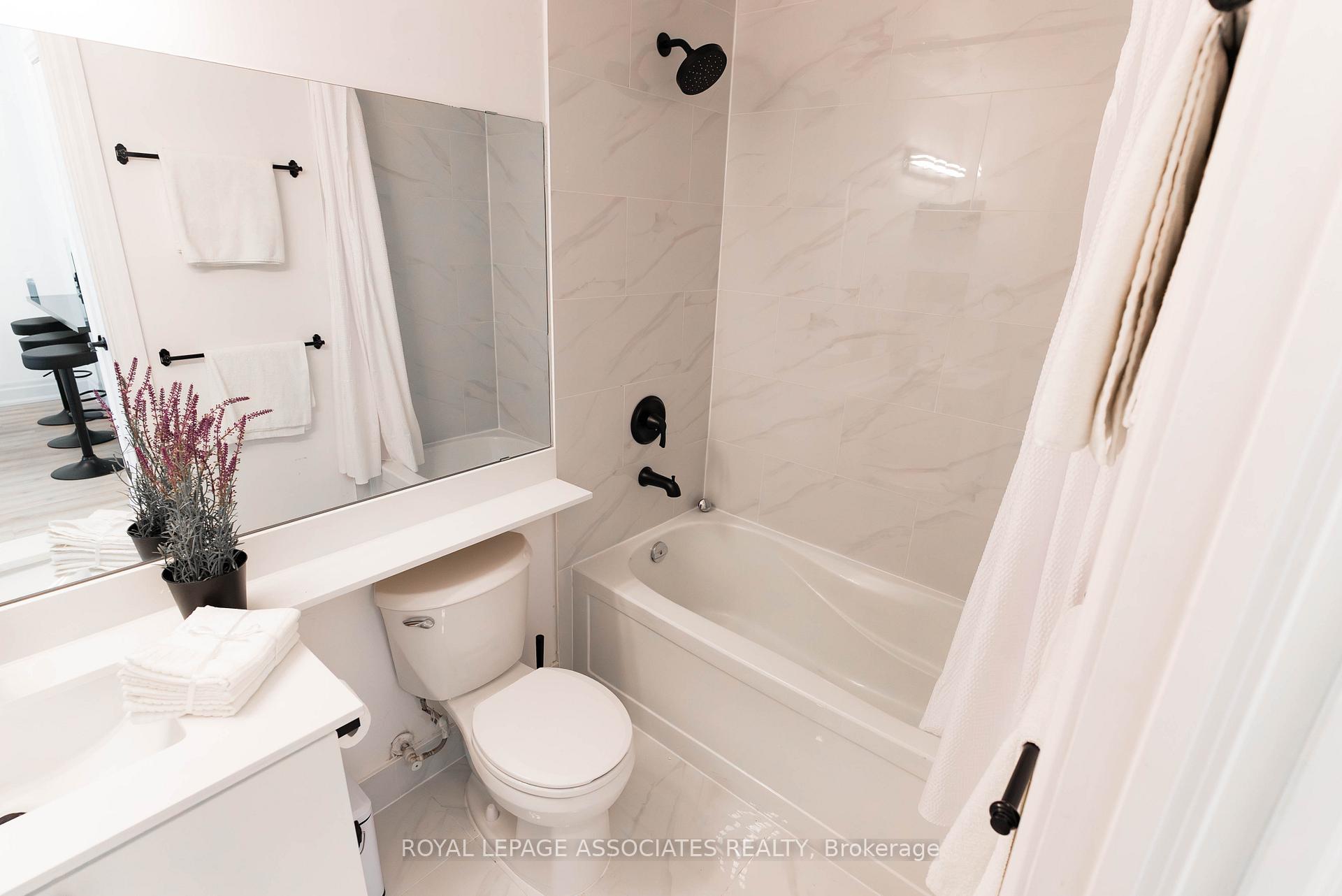 Photo 11 of Unit 101, 111 Upper Duke Crescent, Markham, Unionville — HOMEH