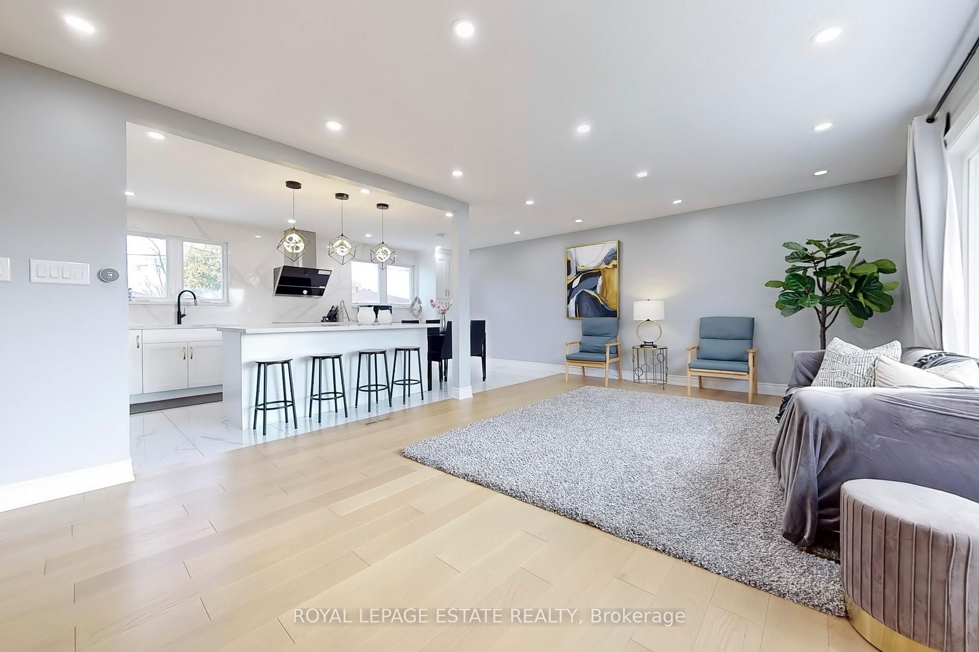 Photo 2 of 23 Crawford Drive, Ajax, South East — HOMEH